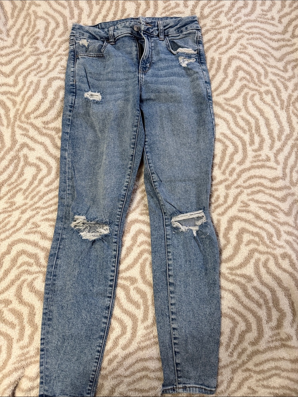 AE Women’s Ripped Blue Denim Jeans